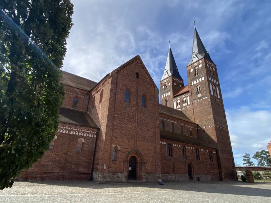 Jerichow Monastery: A Romanesque Premonstratensian Foundation in Germany 2 Jerichow Monastery