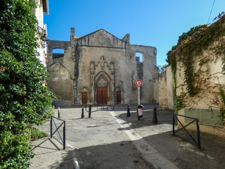Église Saint-Césaire d’Arles: Former Augustinian Convent Church and Parish