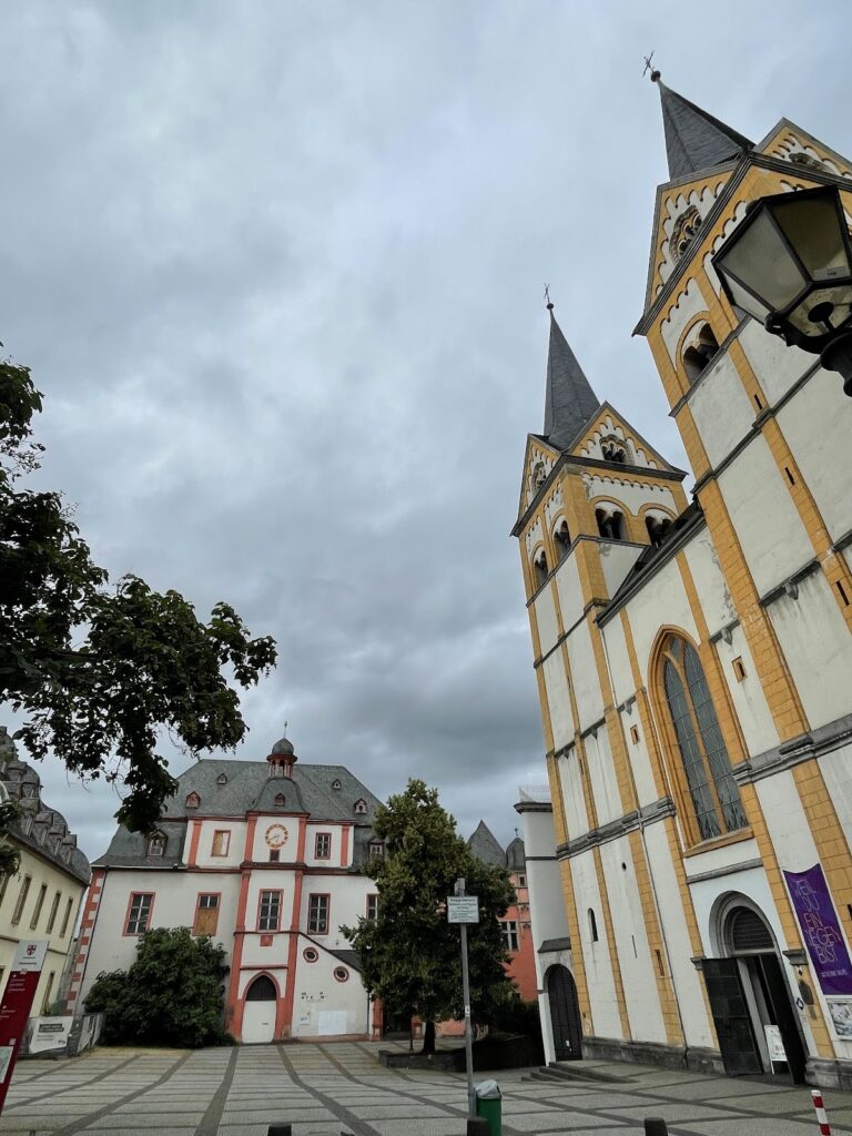 Florinskirche: A Romanesque and Gothic Evangelical Church in Koblenz 2 Florinskirche