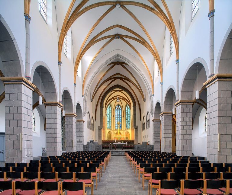Florinskirche: A Romanesque and Gothic Evangelical Church in Koblenz