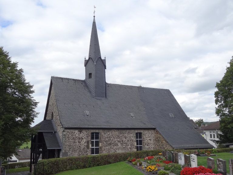 Alte Kirche Watzenborn-Steinberg: A Medieval Church in Pohlheim
