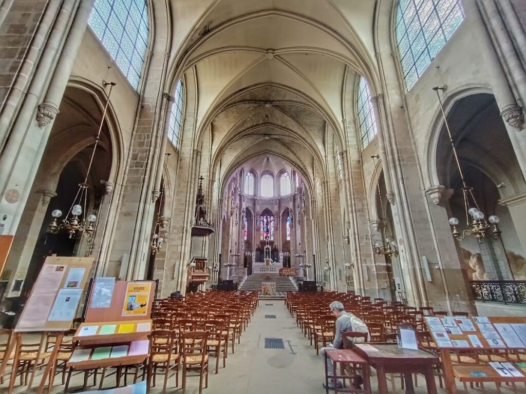 Église Saint-Leu-Saint-Gilles de Paris: A Gothic Parish Church 3 Église Saint-Leu-Saint-Gilles de Paris