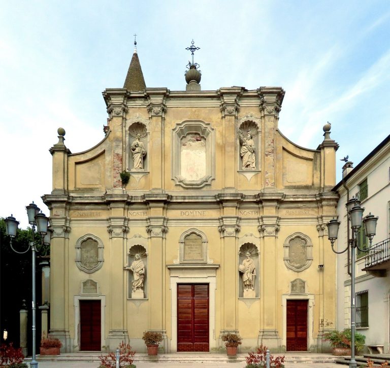 San Tommaso Apostolo Church: A Romanesque Benedictine Abbey Church in Italy