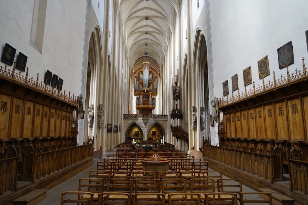 St. James's Church: A Gothic Pilgrimage Church in Rothenburg ob der Tauber 2 St. James's Church