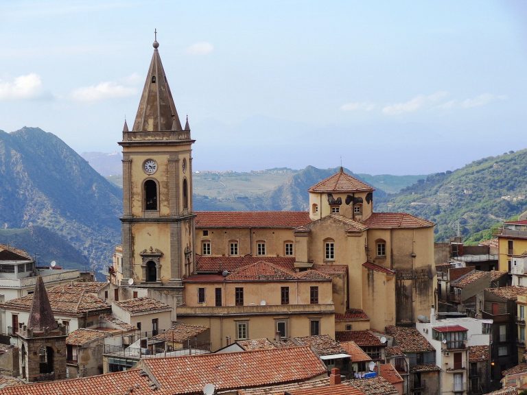 Duomo (Novara di Sicilia): The Mother Church of Santa Maria Assunta