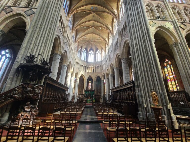 Sint-Walburgakerk: Veurne’s Principal Catholic Parish Church