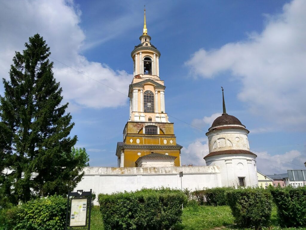 Rizopolozhensky Monastery: A Russian Orthodox Women’s Monastery in Suzdal 3 Rizopolozhensky Monastery