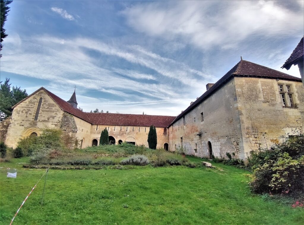 Prieuré Notre-Dame et Saint-Étienne de Villiers: A Grandmontine Priory in France 2 Prieuré Notre-Dame et Saint-Étienne de Villiers