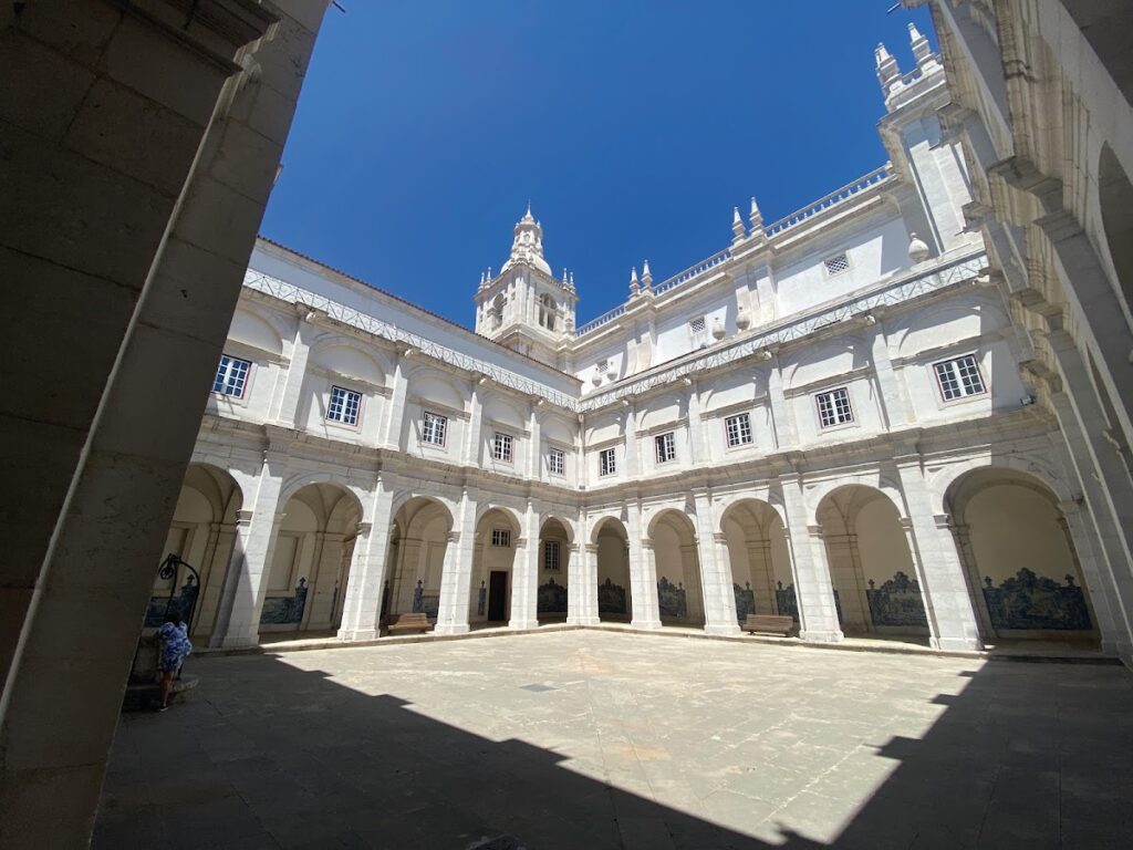 Monastery of São Vicente de Fora: A Mannerist Monastic Complex in Lisbon 1 Monastery of São Vicente de Fora