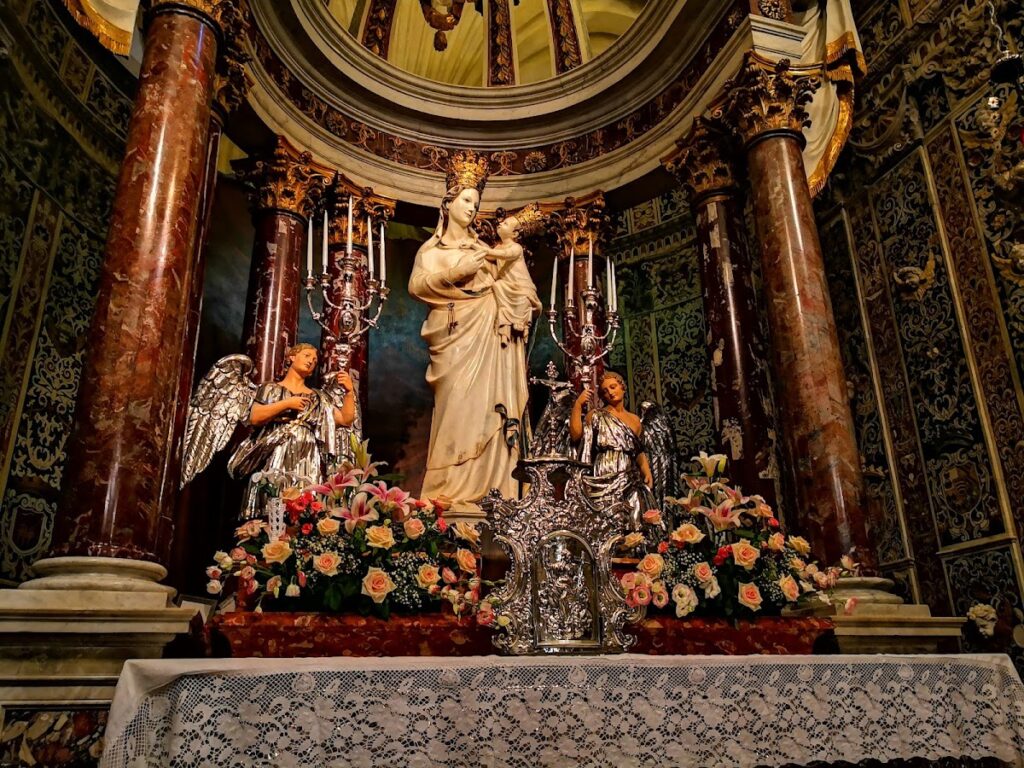 Madonna of Trapani: A Carmelite Basilica-Sanctuary in Sicily 2 Madonna of Trapani