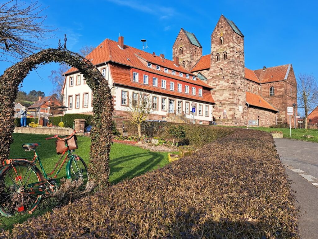 Fredelsloh Abbey: A Romanesque Monastery Church in Germany 1 Fredelsloh Abbey