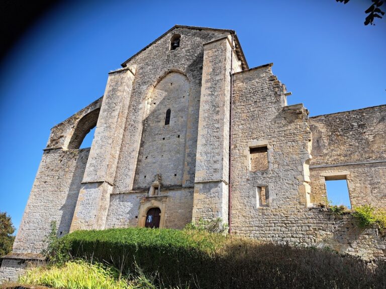 Abbaye Nouvelle: A Former Cistercian Abbey in Léobard, France