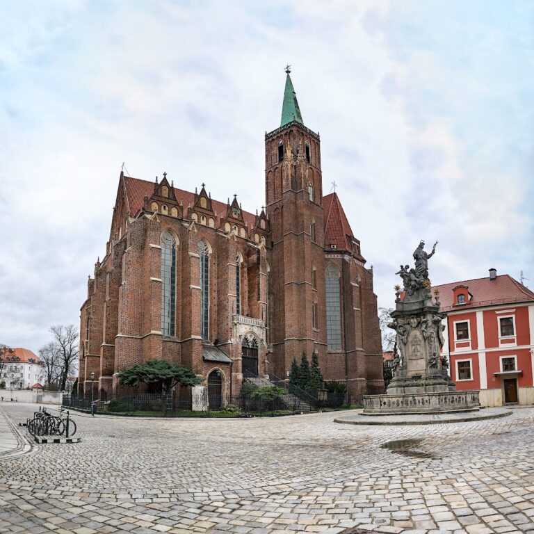 Collegiate Church of the Holy Cross and St. Bartholomew in Wrocław: A Medieval Double Church