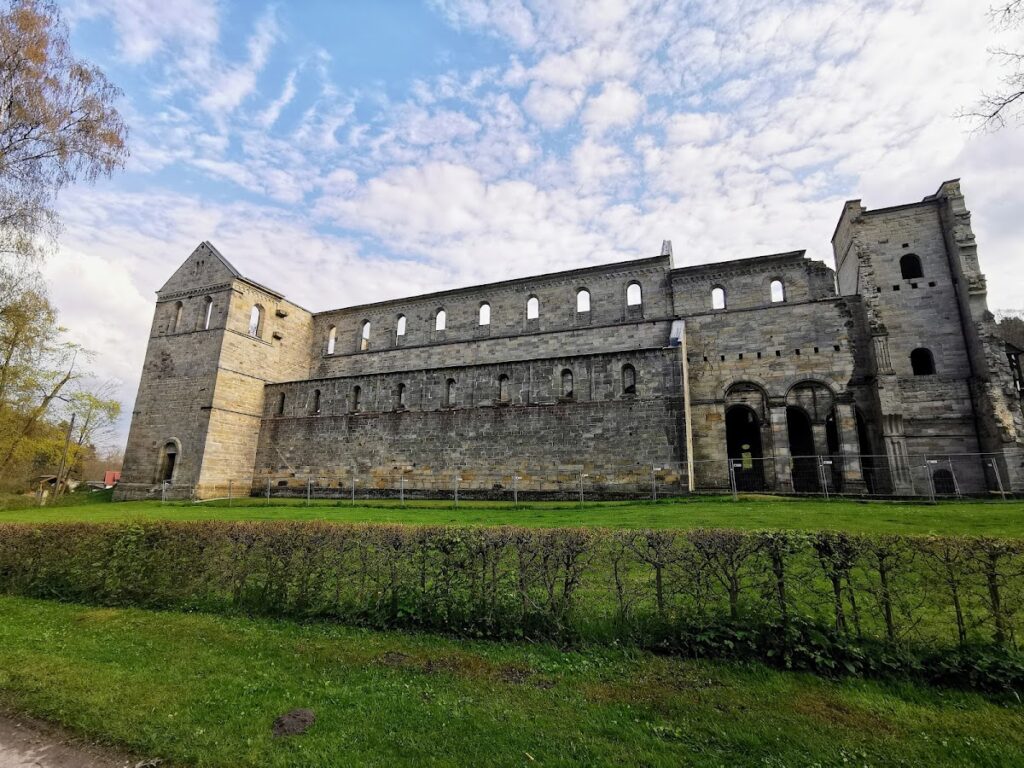 Paulinzella Abbey: A Romanesque Benedictine Monastery in Germany 2 Paulinzella Abbey