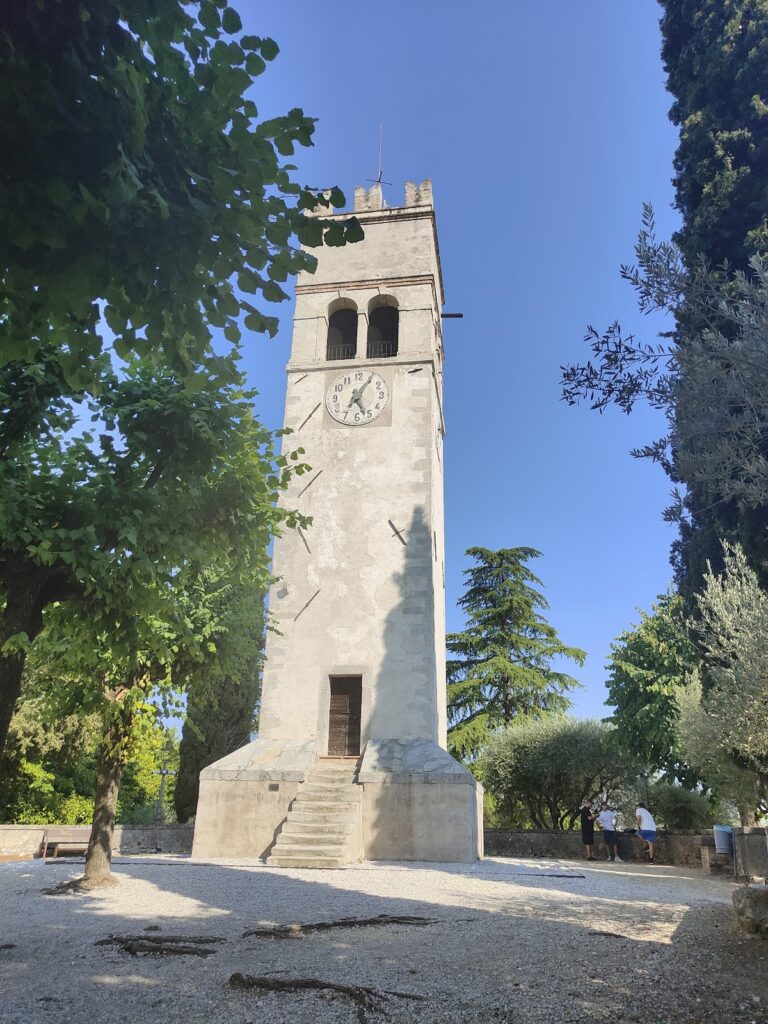 Chiesa parrocchiale dei Santi Pietro e Paolo: Parish Church of Castello Roganzuolo