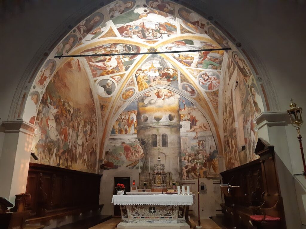 Chiesa parrocchiale dei Santi Pietro e Paolo: Parish Church of Castello Roganzuolo 2 Chiesa parrocchiale dei Santi Pietro e Paolo