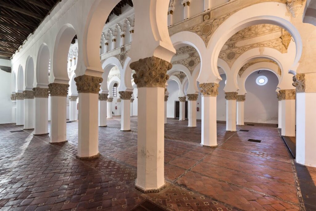 Synagogue of Santa María la Blanca: A Medieval Synagogue and Museum in Toledo 1 Synagogue of Santa María la Blanca