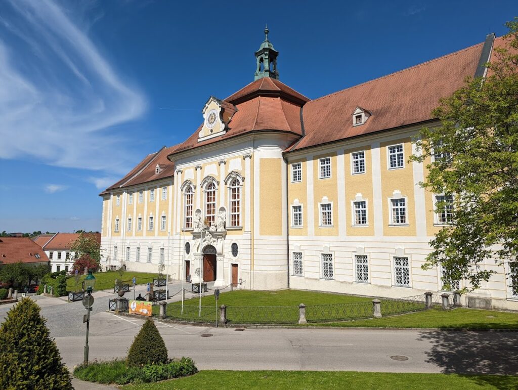 Seitenstetten Abbey: A Benedictine Monastery in Austria 1 Seitenstetten Abbey