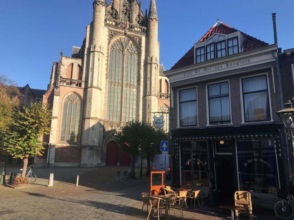 Hooglandse Kerk: A Gothic Chapter Church in Leiden, Netherlands 1 Hooglandse Kerk