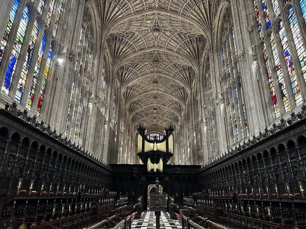 King's College Chapel: A Perpendicular Gothic Chapel in Cambridge 2 King's College Chapel