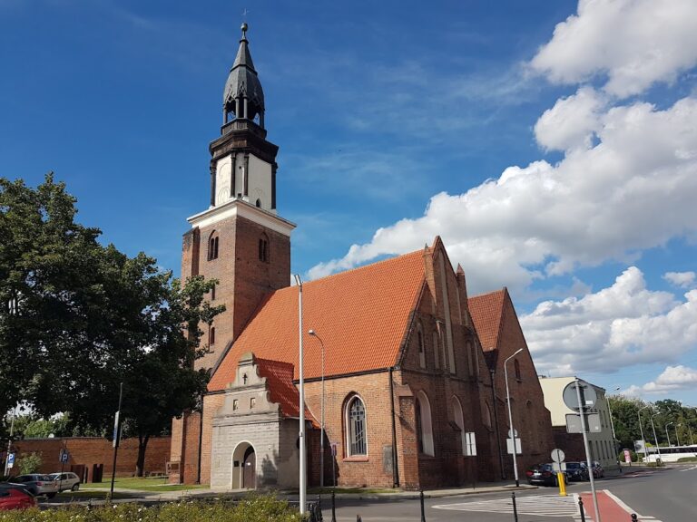Orthodox Church of the Holy Virgin Mary and St. George in Oleśnica: A Gothic Church Complex