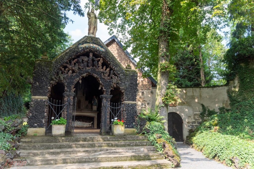 Apollinaris Church