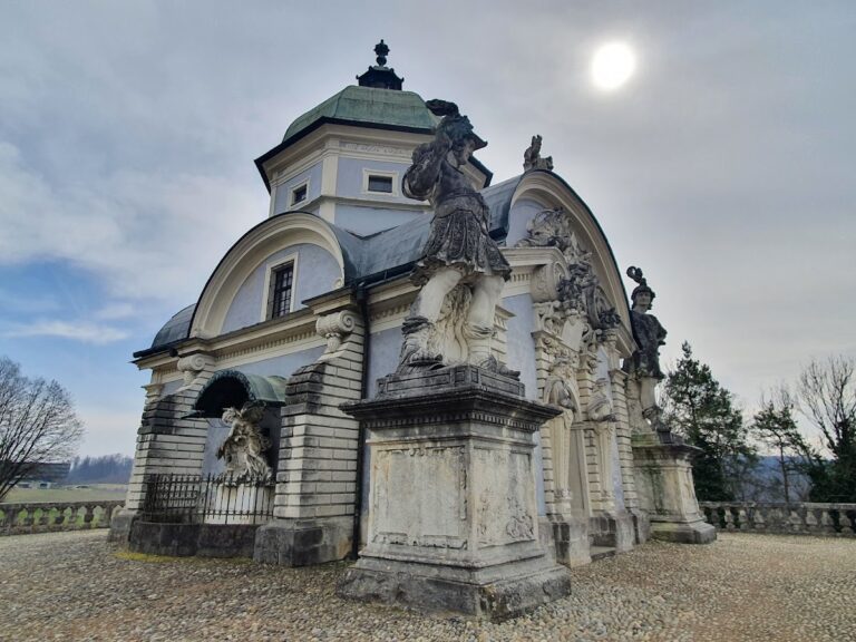 Mausoleum of Ruprecht von Eggenberg: A Counter-Reformation Memorial in Austria