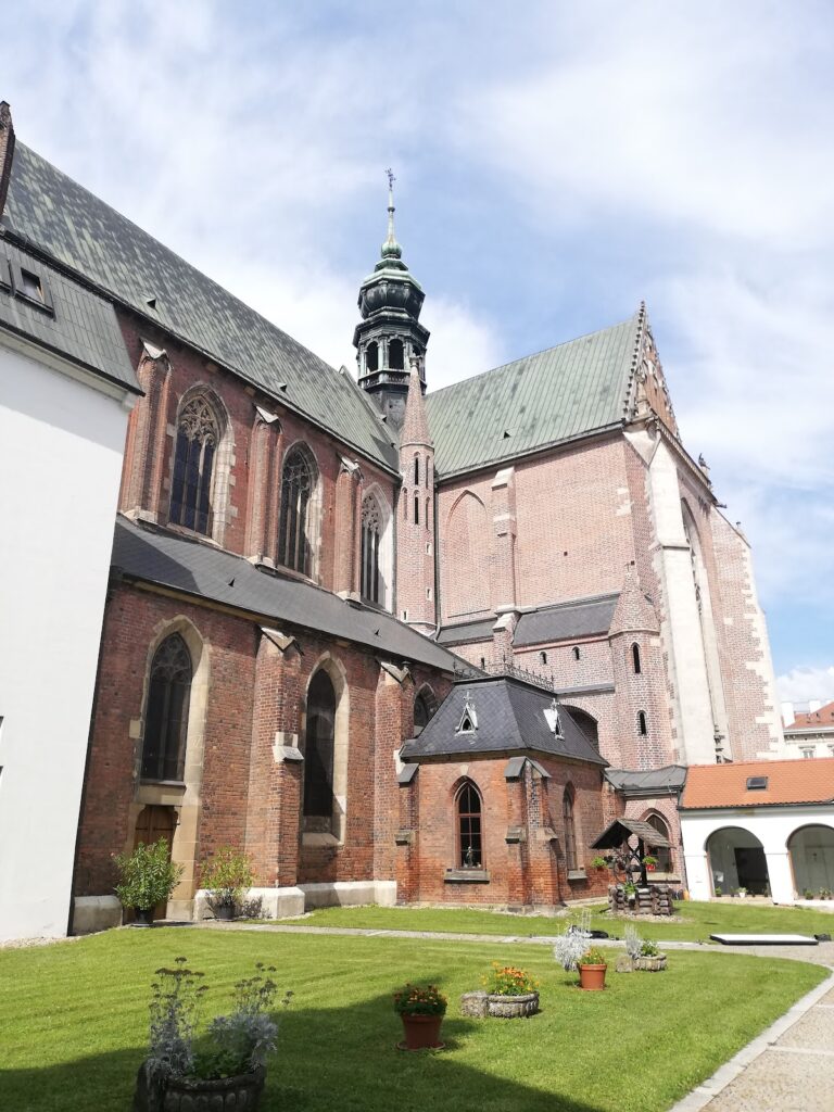 St Thomas’s Abbey in Brno: A Cistercian Convent and Augustinian Abbey
