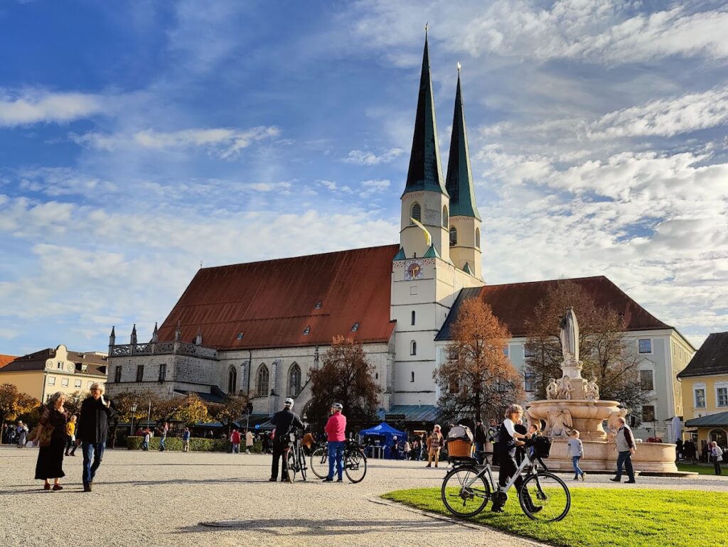 Stiftspfarrkirche St. Philipp und Jakob