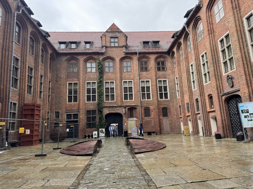 Old Town Hall in Toruń: A Medieval Civic and Commercial Centre 3 Old Town Hall in Toruń