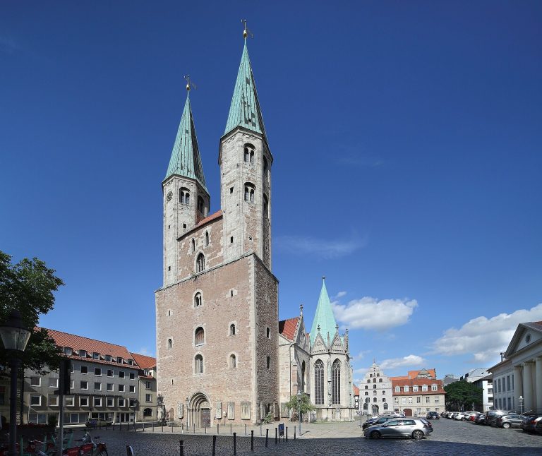 St. Martini (Braunschweig): A Medieval Parish Church and Landmark of the Altstadt