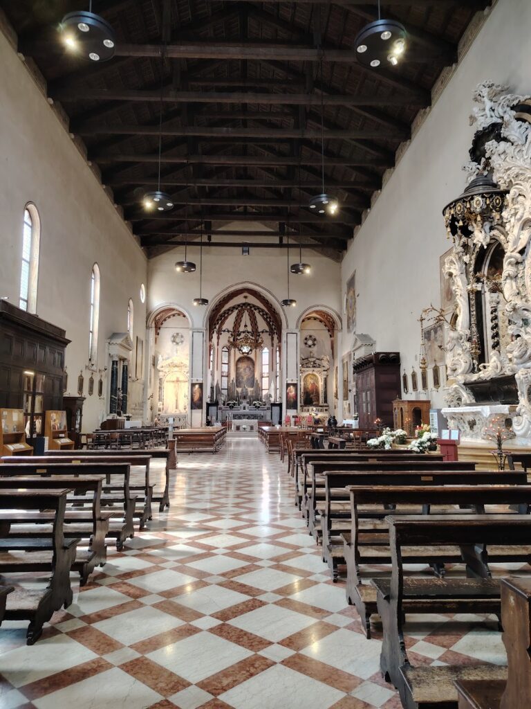 Chiesa di Santa Maria dei Servi: A Gothic Servite Church in Padua 2 Chiesa di Santa Maria dei Servi