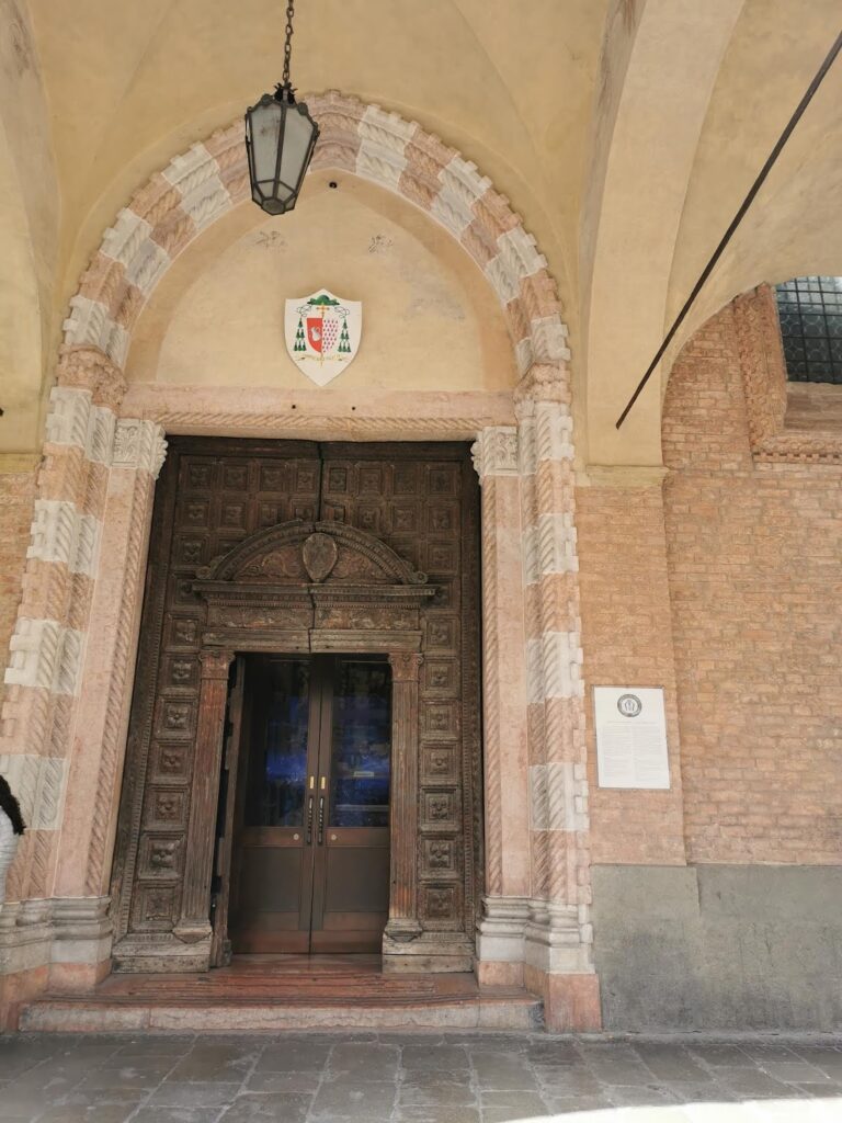 Chiesa di Santa Maria dei Servi: A Gothic Servite Church in Padua 3 Chiesa di Santa Maria dei Servi