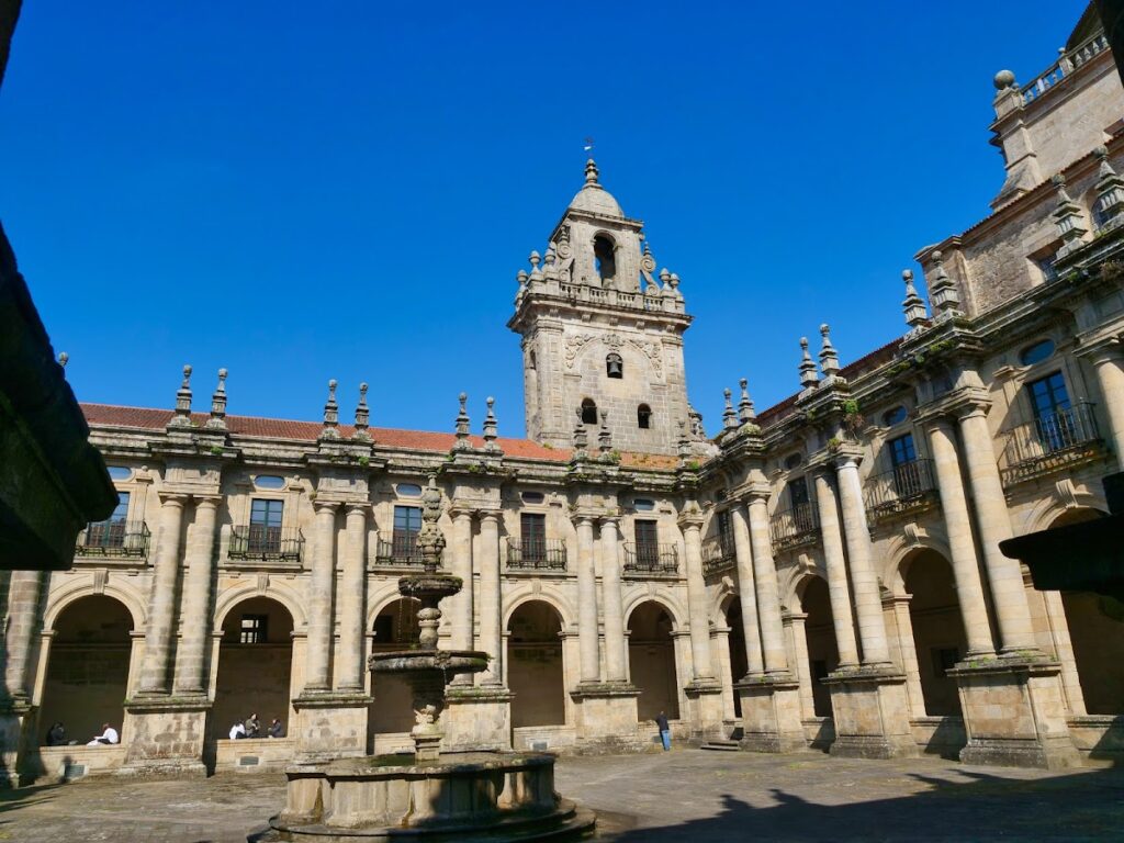 San Martiño Pinario Monastery: A Benedictine Monastic Complex in Santiago de Compostela 1 San Martiño Pinario monastery