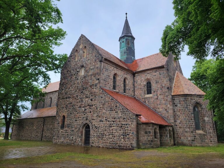 Monastery Church of St. Maria at Kloster Zinna: A Cistercian Church in Germany