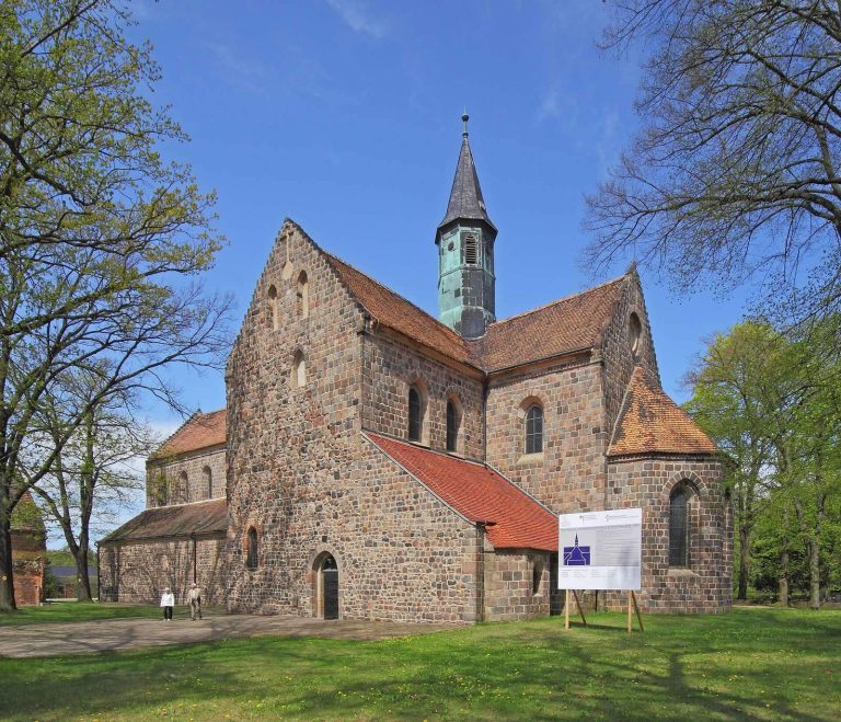 Monastery Church of St. Maria at Kloster Zinna: A Cistercian Church in Germany