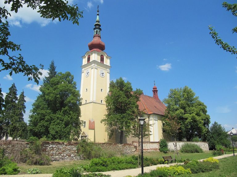 Church of Saint Wenceslaus in Hulín: A Romanesque Parish Church in Czechia