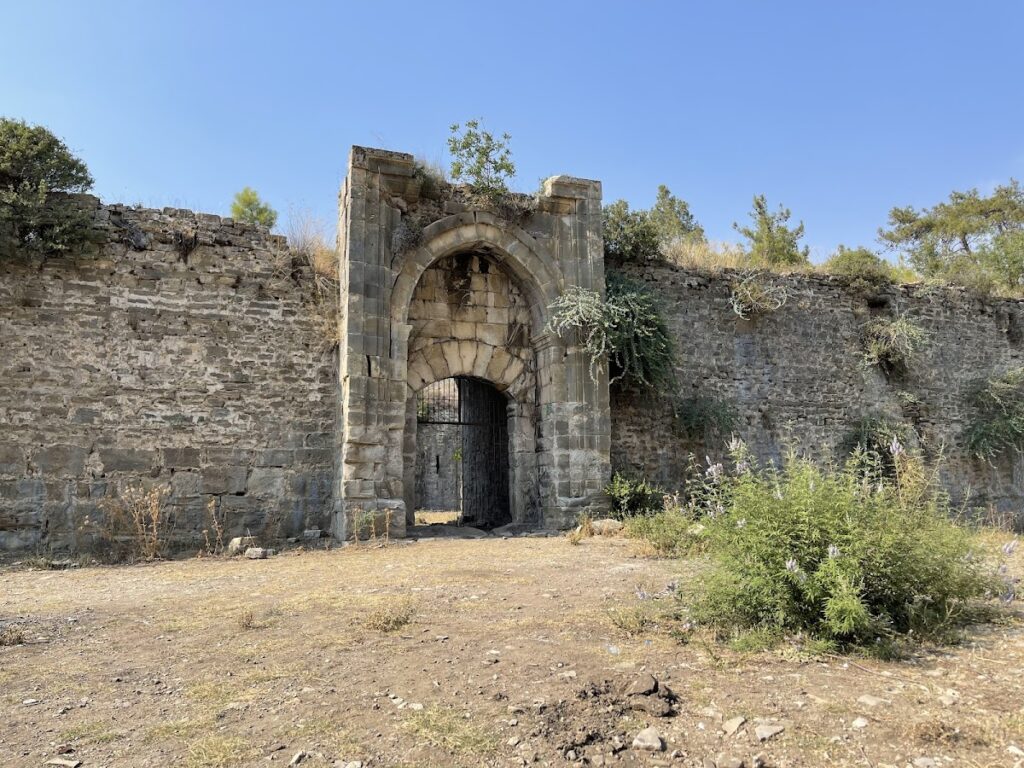 Kargı Han: A Seljuk Caravanserai on the Kesikbeli Route in Türkiye 1 Kargı Han