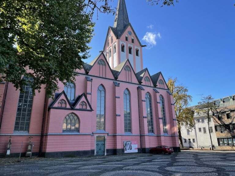 St. Mariä Geburt in Kempen: A Gothic Hall Church in Germany