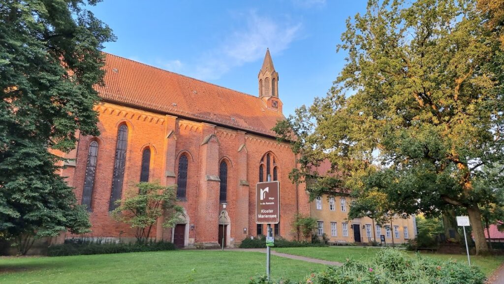 Kloster Mariensee: An Evangelical Lutheran Women’s Convent in Germany 2 Kloster Mariensee