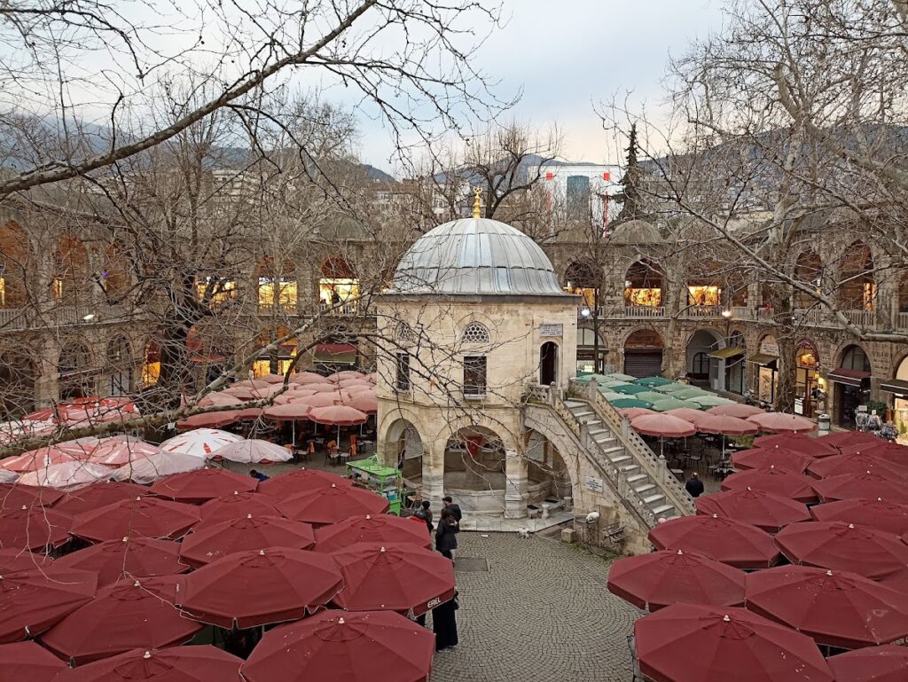 Koza Han: An Ottoman Silk-Trading Caravanserai in Bursa, Türkiye 2 Koza Han