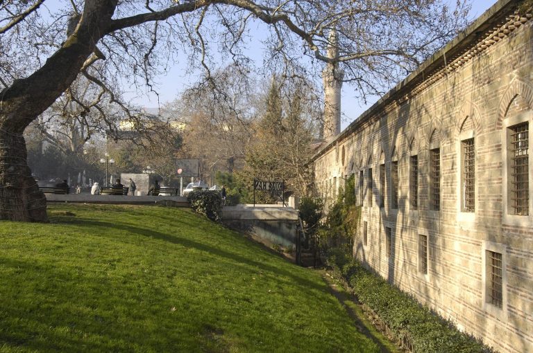 Koza Han: An Ottoman Silk-Trading Caravanserai in Bursa, Türkiye