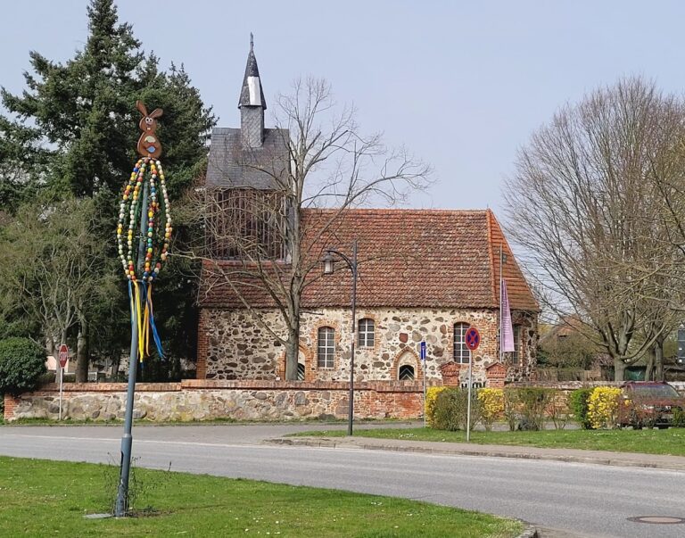 Village church Gnewikow: A Late Medieval Evangelical Church in Germany