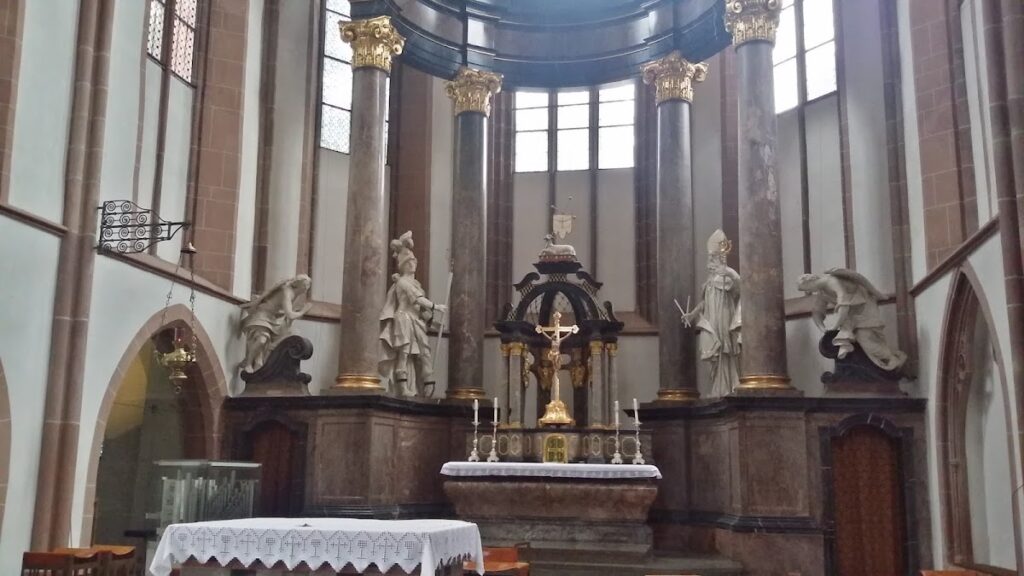 Catholic St. Quintin’s Church, Mainz: A Medieval Parish Church 2 Catholic St. Quentin's Church, Mainz