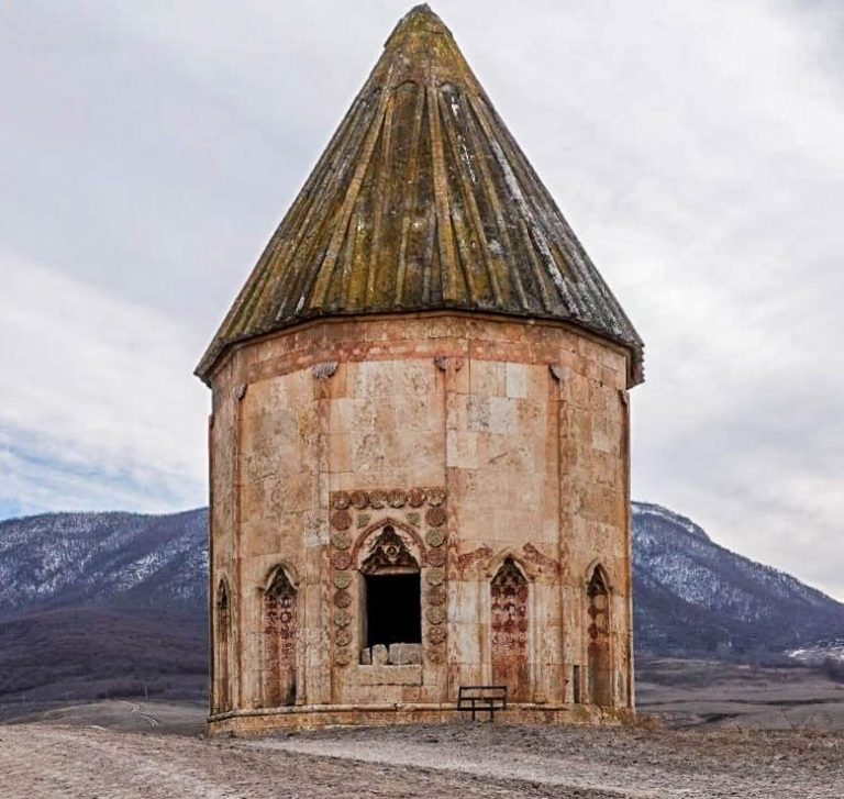 Khachin-Turbatli Mausoleum: An Ilkhanid Memorial Monument in Azerbaijan