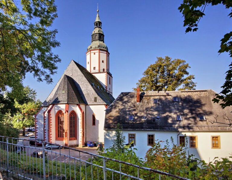 St. Nicholas Church: A Late Gothic Hall Church in Döbeln, Germany