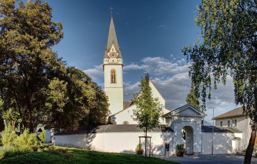 Stadtpfarrkirche St Andrä, Lienz: Gothic Parish Church in Austria 2 Stadtpfarrkirche St Andrä, Lienz