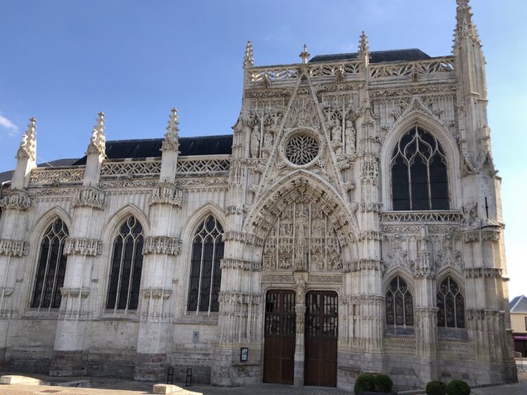 Chapelle du Saint-Esprit de Rue: A Flamboyant Gothic Pilgrimage Chapel in France