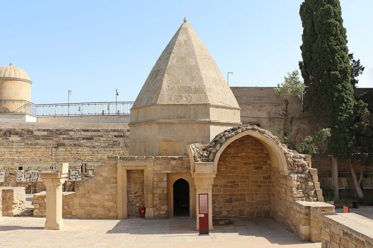 Mausoleum of Seyid Yahya Bakuvi: A Fifteenth-Century Sufi Memorial in Baku