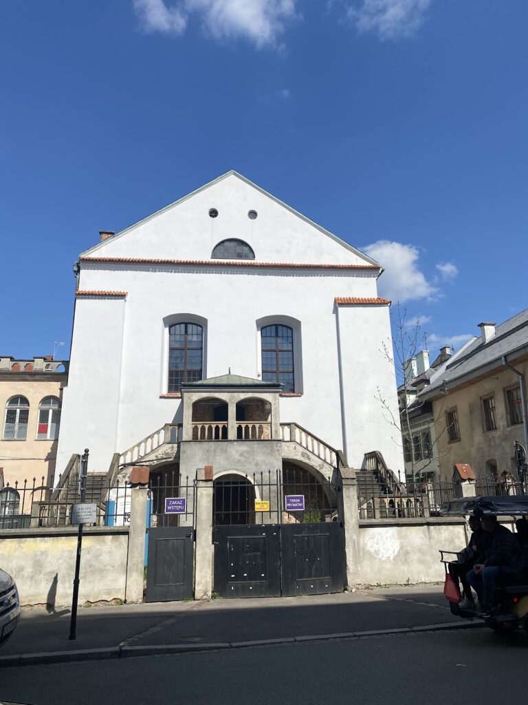 Izaak Synagogue: A Baroque Jewish House of Worship in Kraków